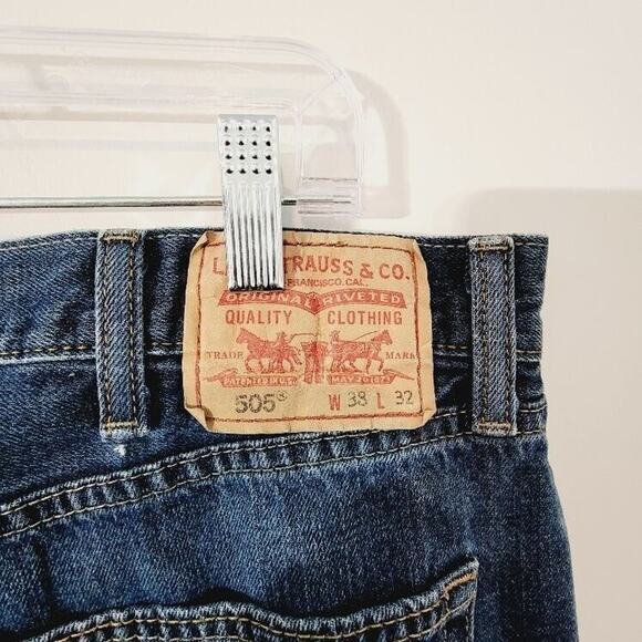 Levi's 505 Jeans Men's Sz 38/32 Distressed Straight Fit Medium Blue Wash Rustic - Picture 3 of 12